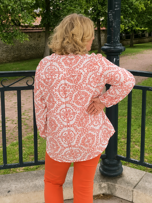 blouse-grande-taille-imprime-orange-et-blanc-2