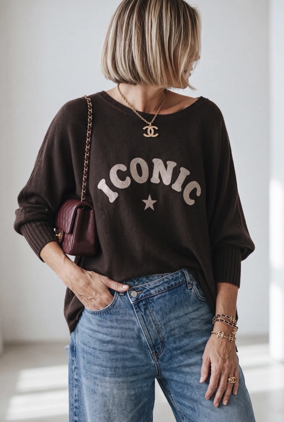 PULL OVERSIZE ICONIC CHOCOLAT