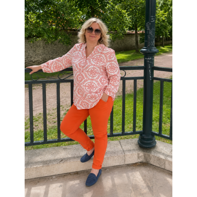 blouse-grande-taille-imprime-orange-et-blanc