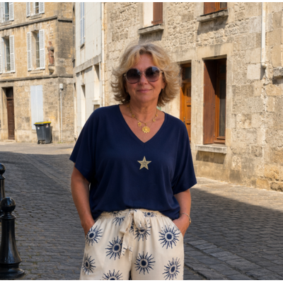 T-SHIRT ETOILE MARINE AVEC LE PANTALON SOLEIL MARINE
