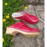 Sabots Suédois cuir vernis rouge1
