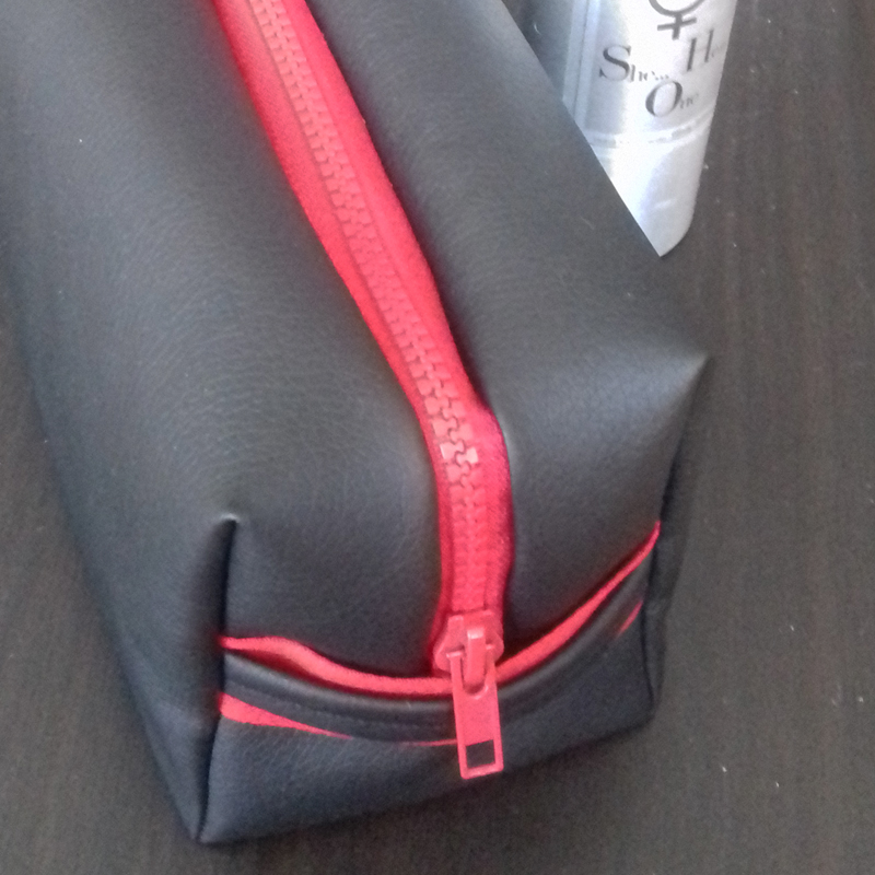 Trousse de toilette - Zip rouge