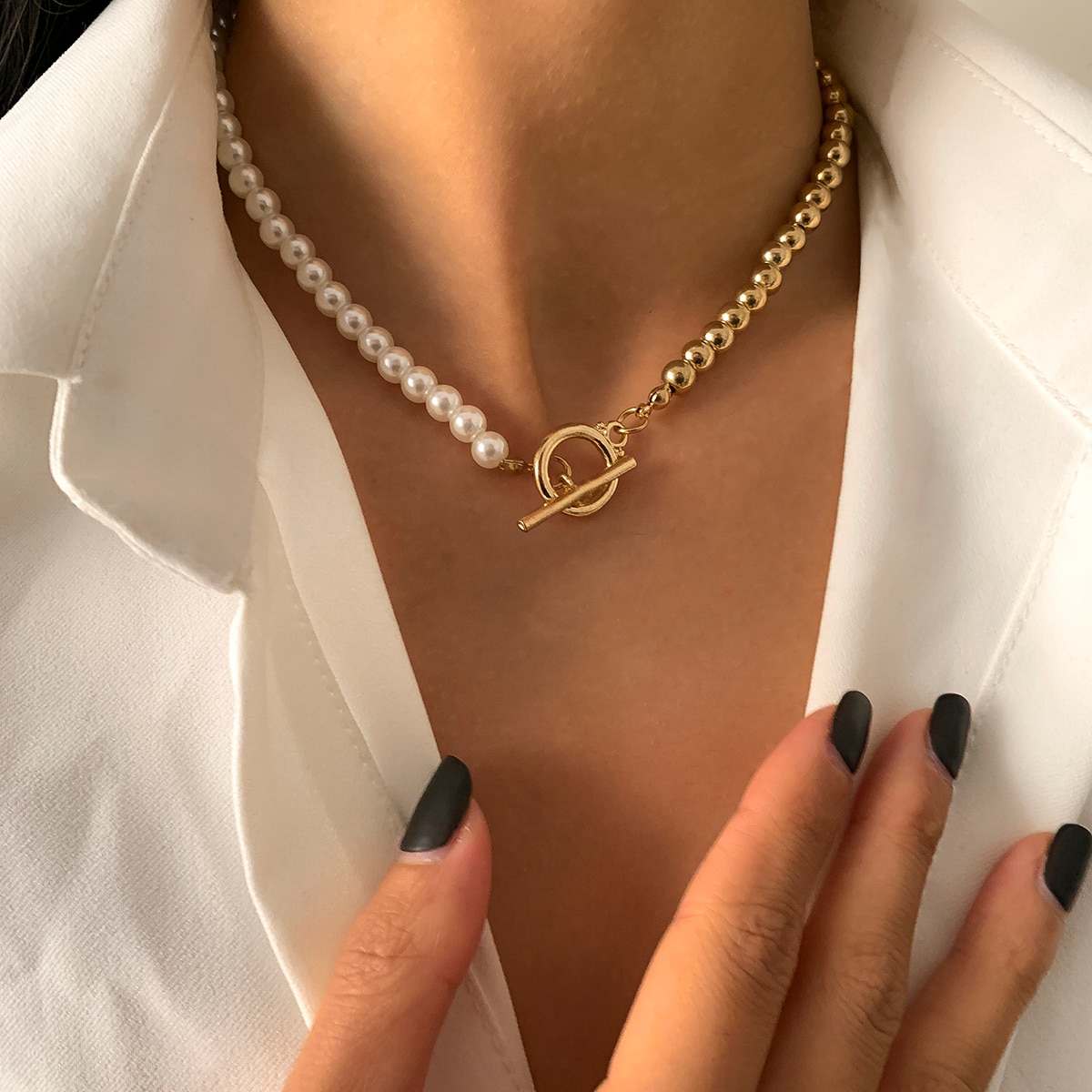 Collier en chaîne de perles pour femme avec fermoir à bascule