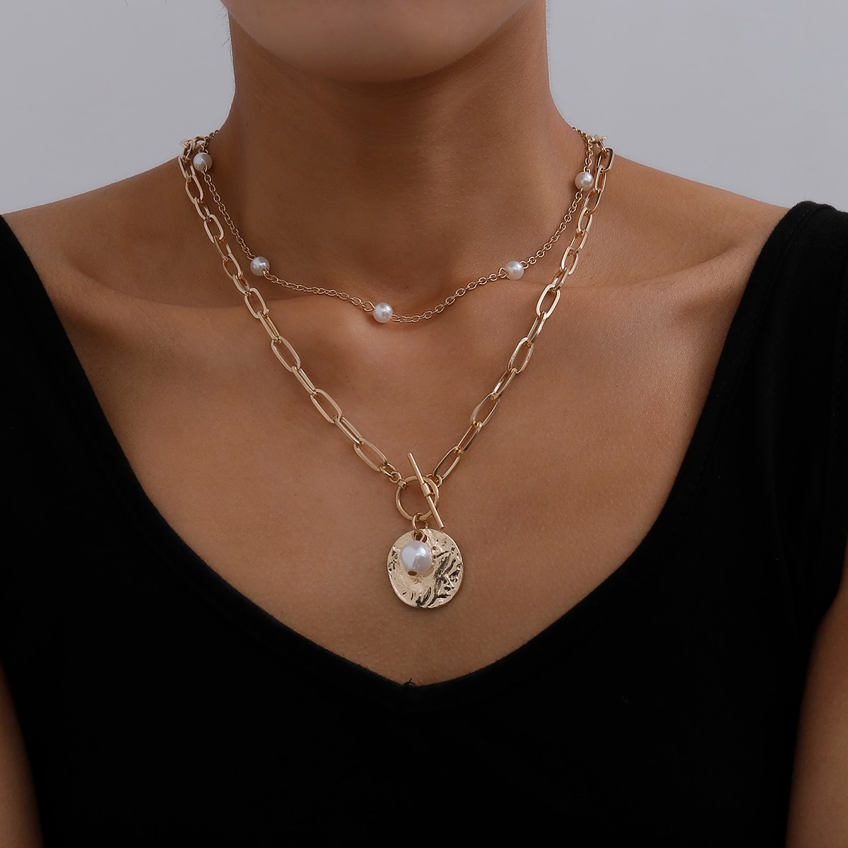 Collier chaîne baroque et pendentif avec perle ras le cou pour femme
