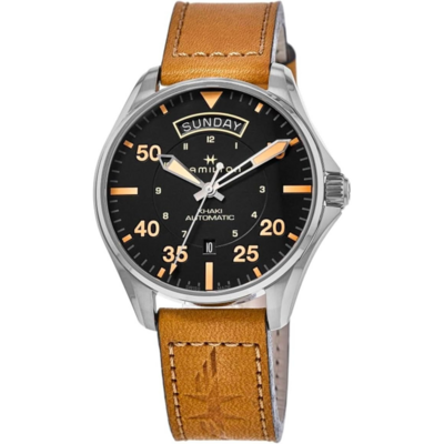 Hamilton Khaki Aviation au poignet avec cadran inspiré de l’aviation