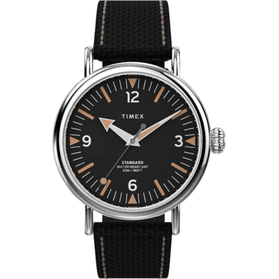 Timex Standard avec bracelet textile et style vintage au poignet