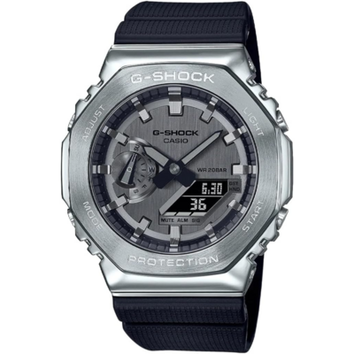 Casio G-Shock GM-2100 avec lunette métallique et bracelet noir