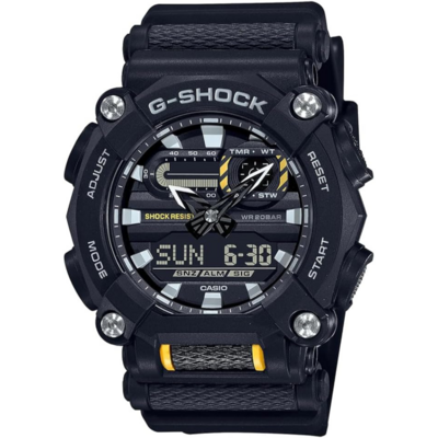 Casio G-SHOCK GA-900 noire au design industriel massif