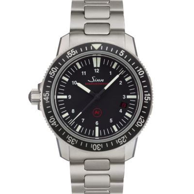 Montre de plongée Sinn EZM 3 avec cadran noir et bracelet acier