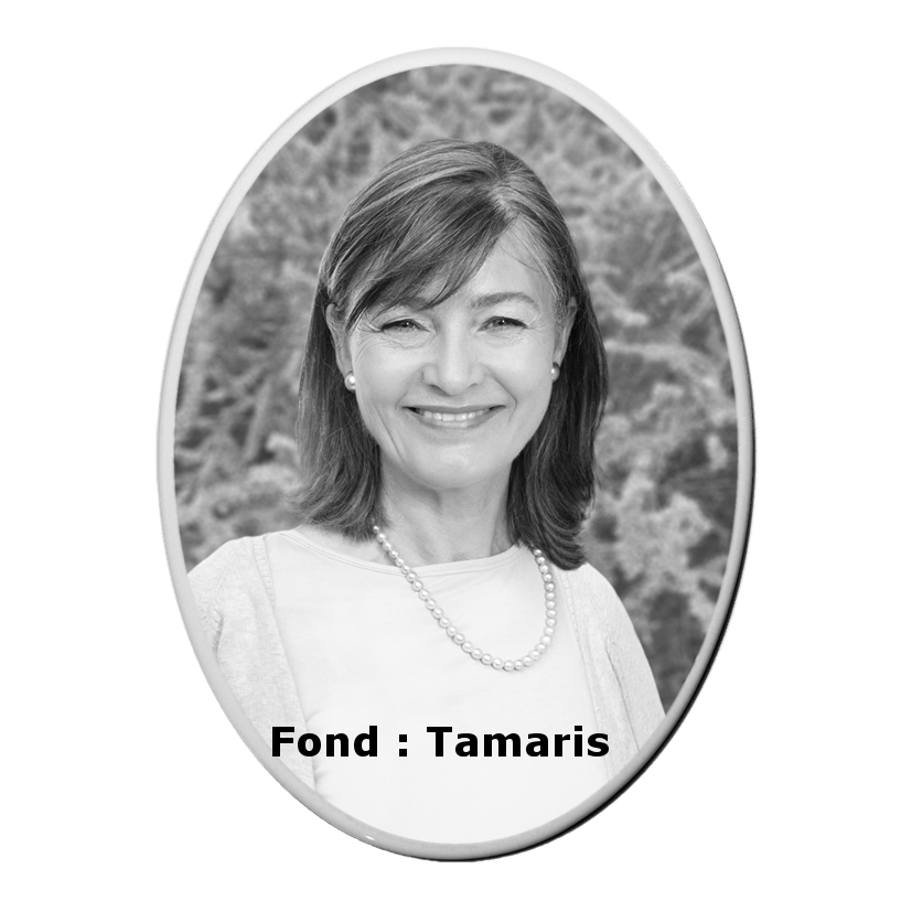 Photo-porcelaine-funéraire-ovale-n&amp;b-BB-P02-Tamaris-F-min