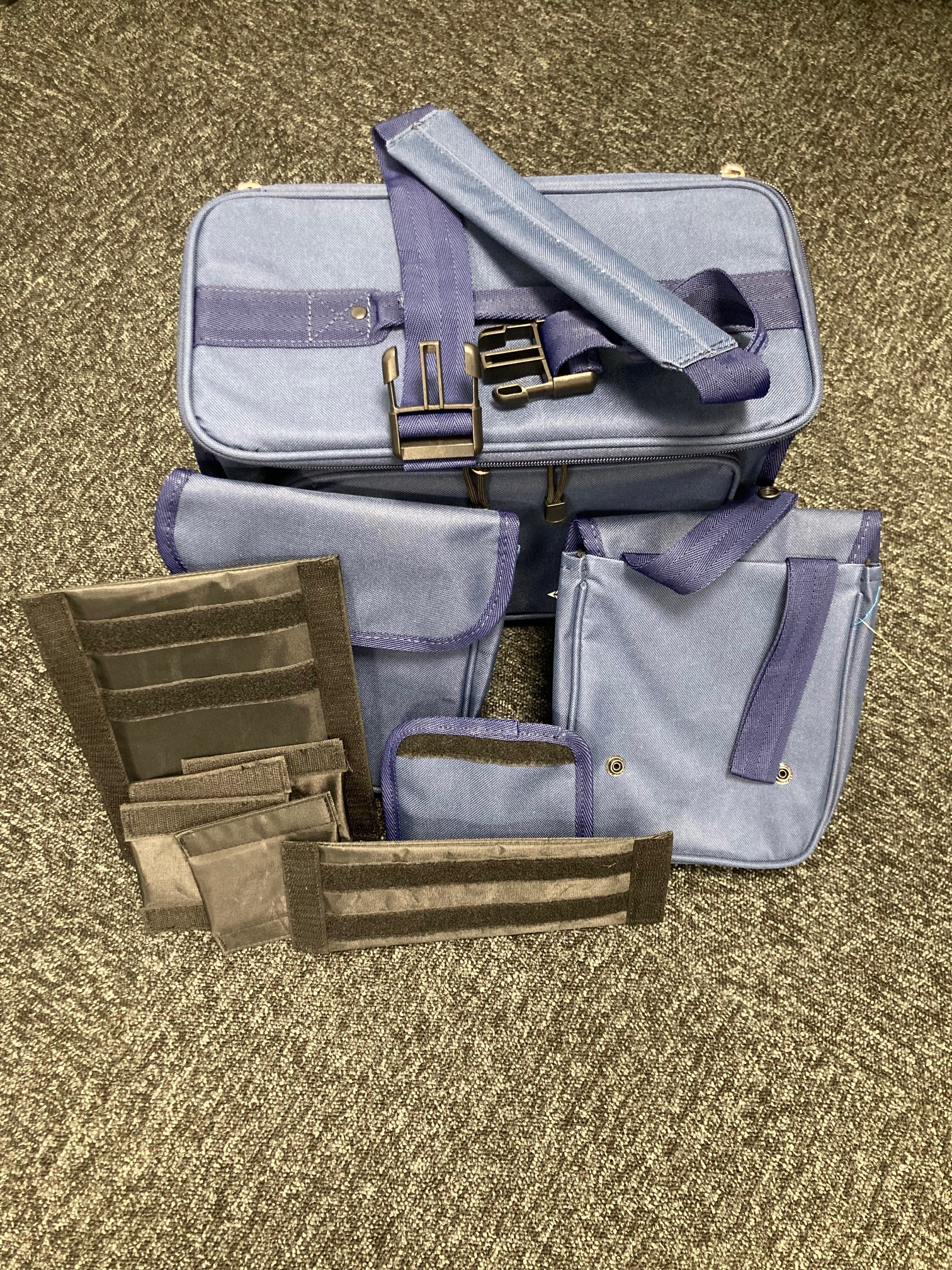 tablelya malette médicale  infirmière grande capacité multicompartiments et poches annexes bleu marine foncé comed bag