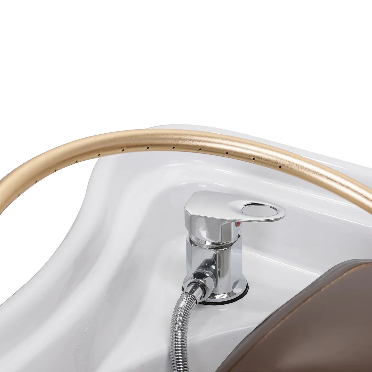 Lavabo intégré pour soins capillaires dans un head spa japonais. Détail du lavabo