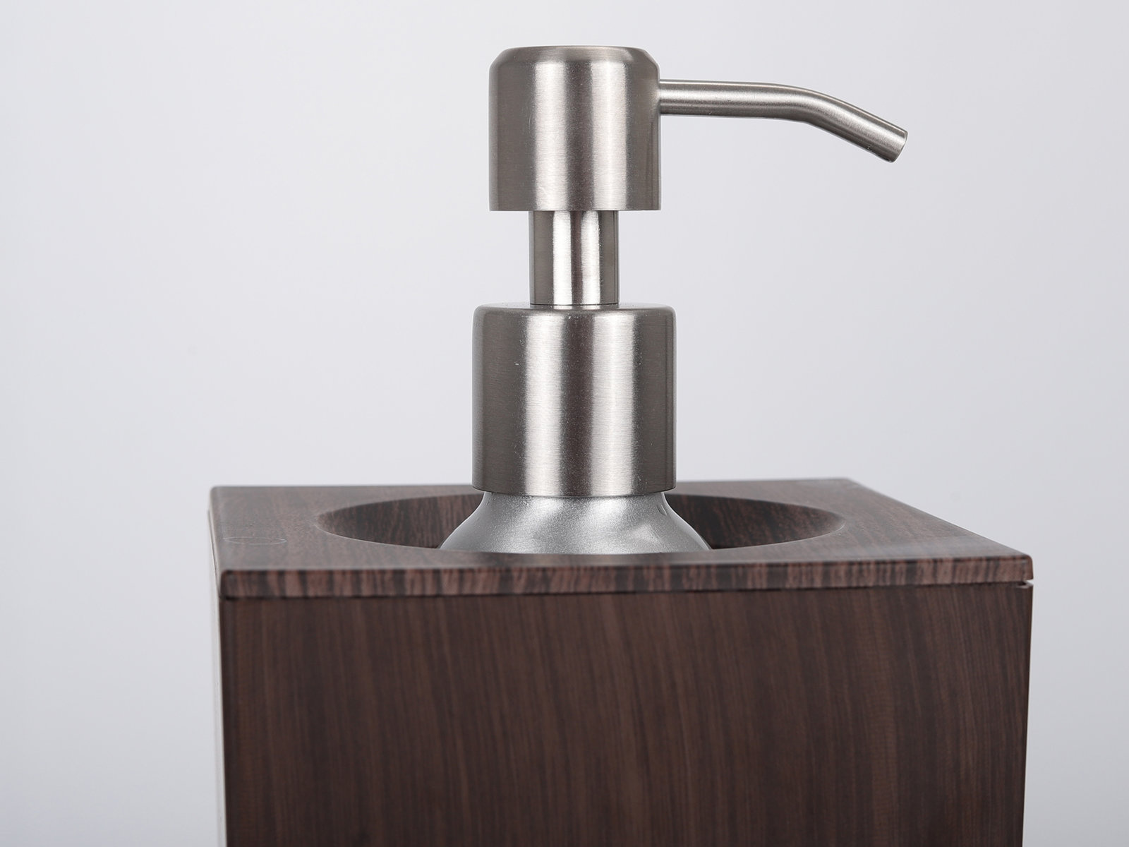 chauffe huile avec flacon bec berseur de 300ml en inox-bec-verseur-zoom-tablelya-2336_3