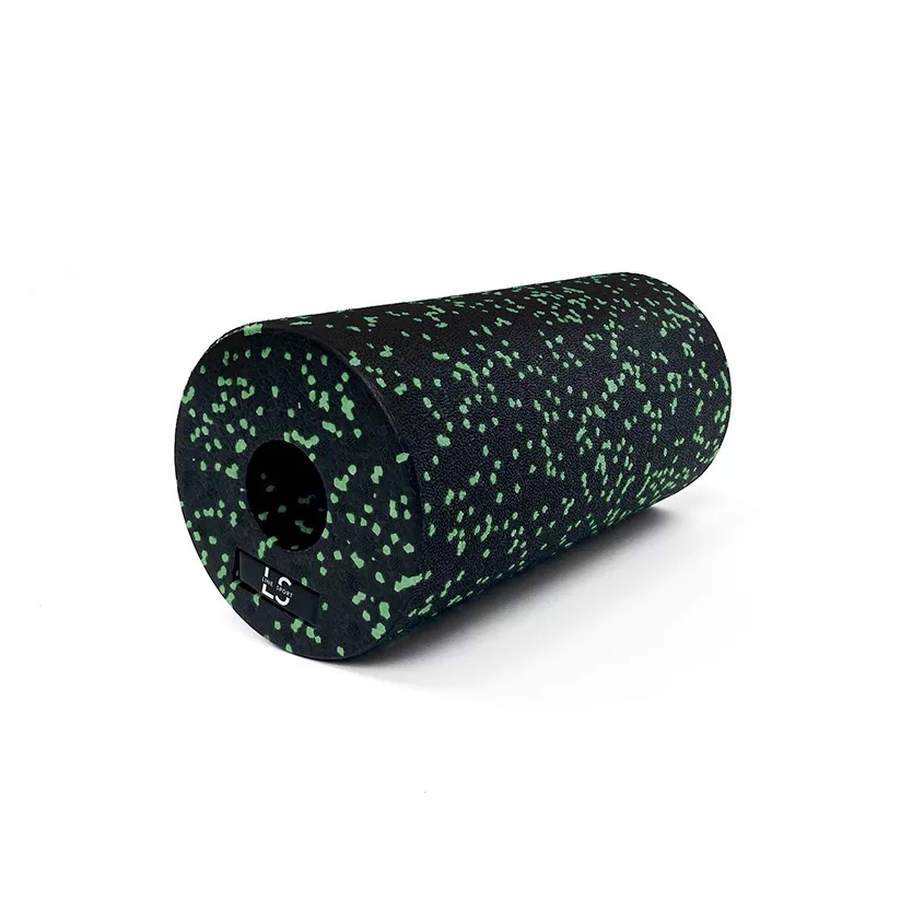 Détail-texture-Rouleau-de-massage-Line-Sport-Acus-Med-pour-massage-profond-vert-noir