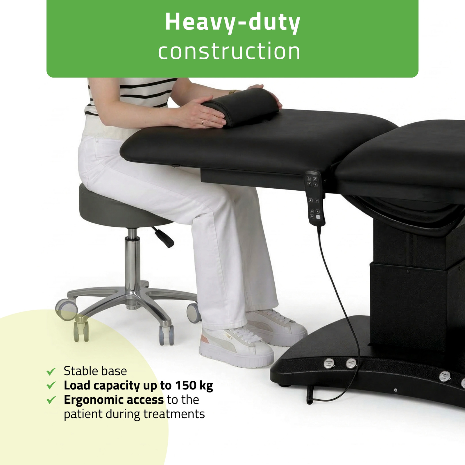 table-de-soins-electrique-noire-surface-chauffante-utilisation-estella-ergo-2-tablelya