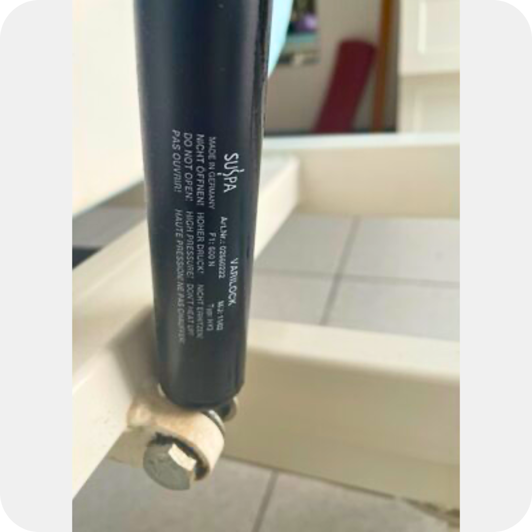 Vérin à gaz 600 N SUSPA 02860222-tablelya-sav-sur-table-kiné
