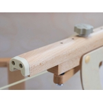 feldenkrais table de massage bois détail du pied en bois avec son tampon souple pour ne pas marquer le sol et anti-glisse by tablelya habys