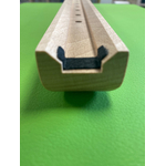 tablelya pied en bois pour table de massage portable en bois vue de la rainure de centrage et du feutre anti bruit IMG_2822
