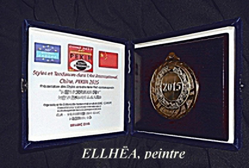 Ellhëa, artiste-peintre, médaille d'Or Styles et Tendances dans l'Art International PEKIN 2015