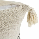 coussin-4-pompons-et-bandes-noire (2)