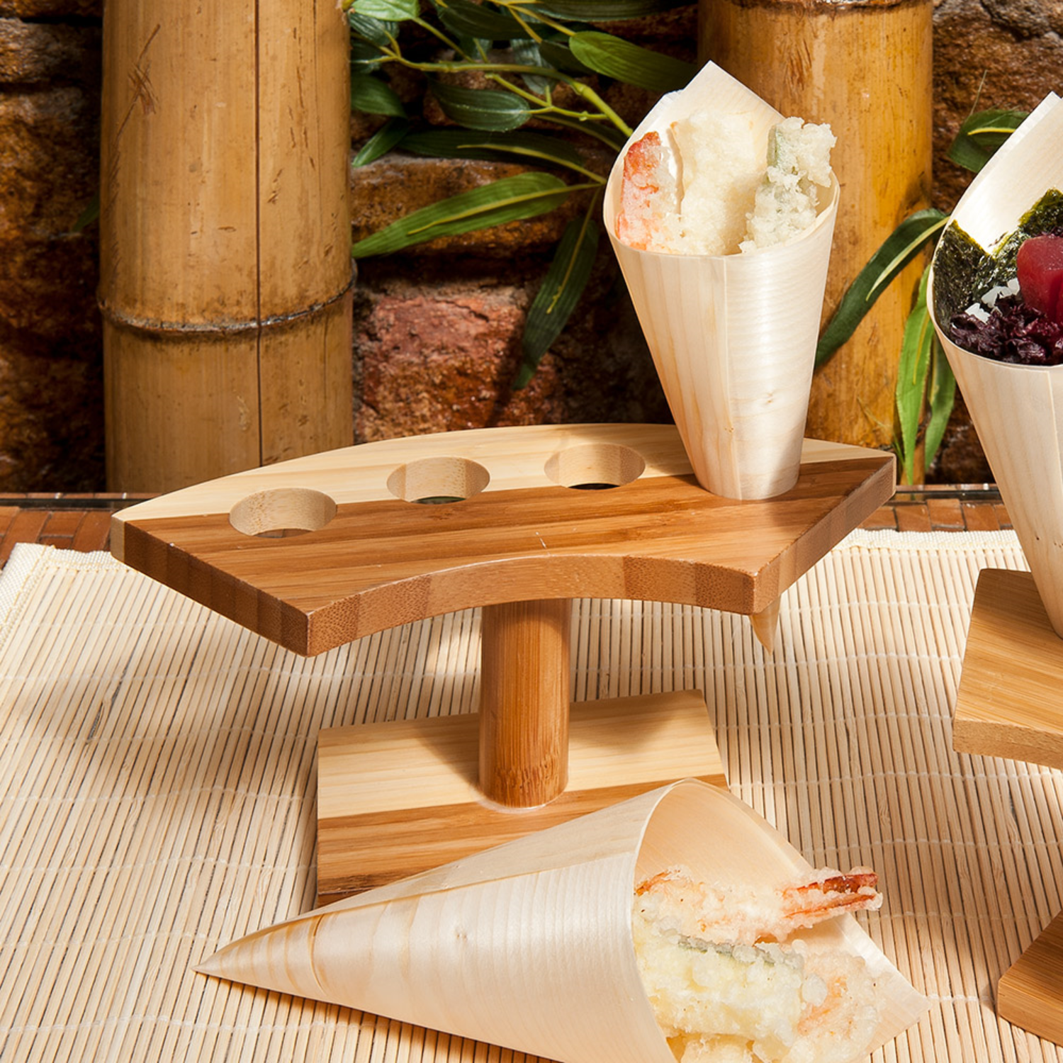 Présentoir buffet en bambou pour 4 cônes en bois - Garcia de Pou - ProSaveurs