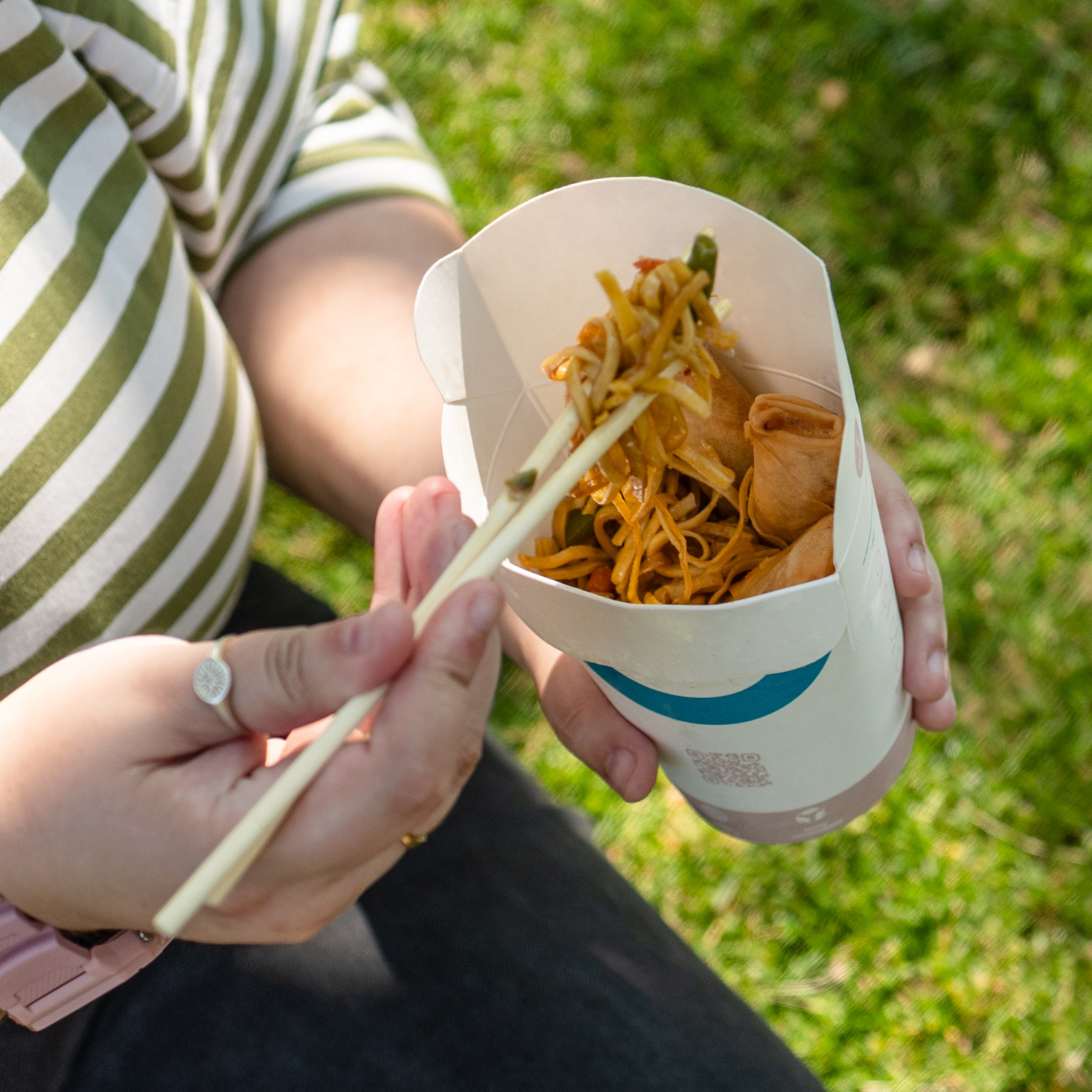 Gobelet carton pour la vente à emporter des plats chauds - ProSaveurs