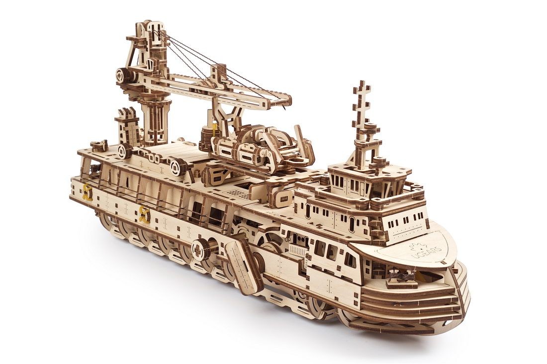 Ugears-Research-Vessel-model-kit-02-max-1100