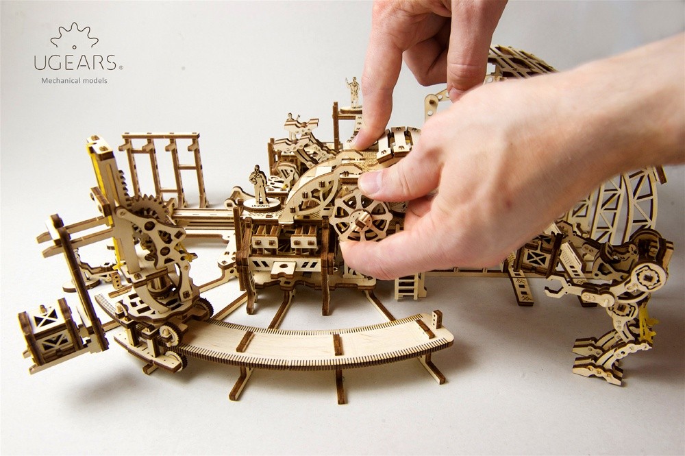 Ugears Robot Factory_DSC0029 hi-res-max-1100