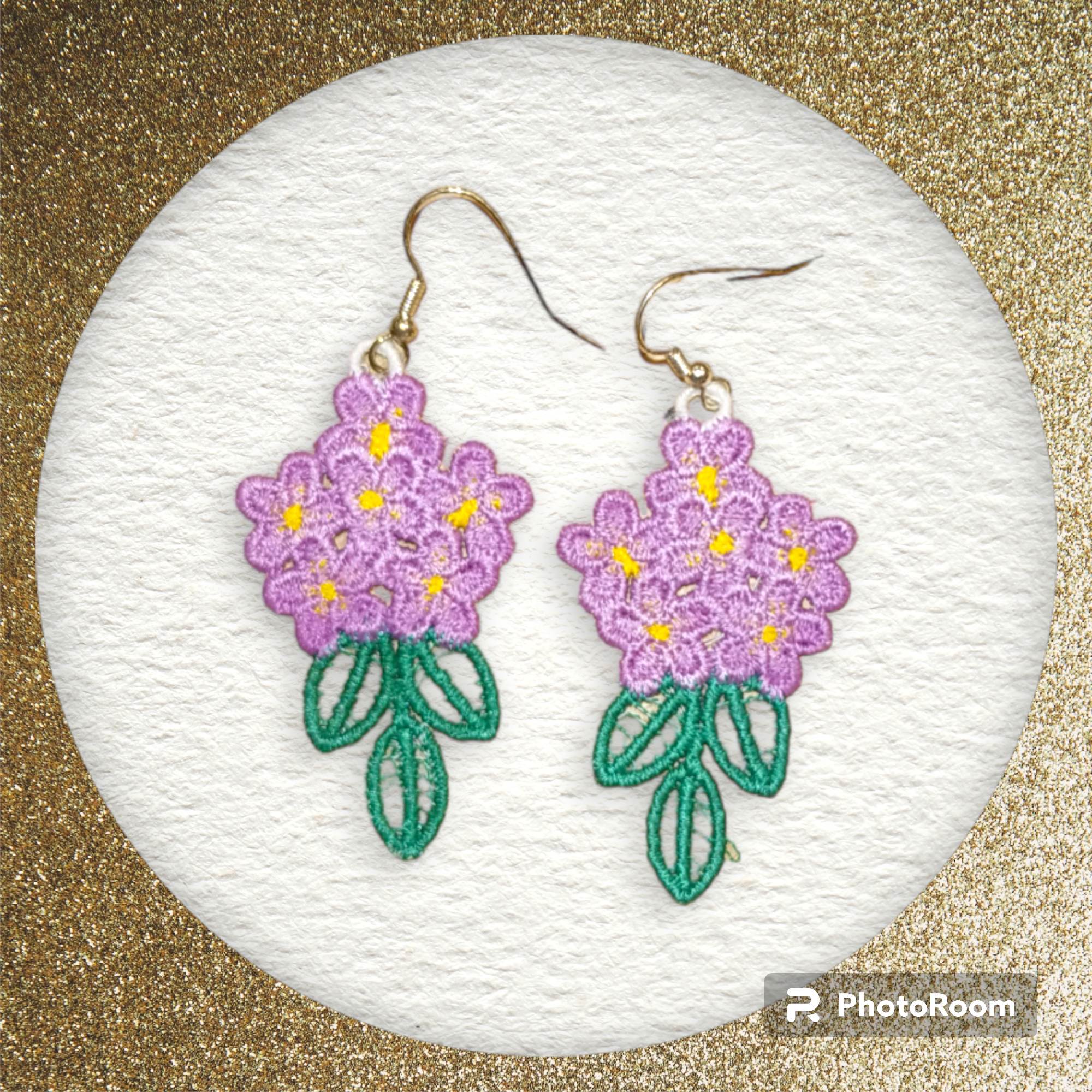 Boucles d'oreilles motif fleur modèle 5 en broderie