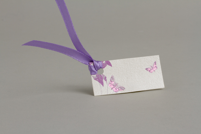 Lot de 4 étiquettes forme rectangle pour boîtes à dragées papillon nacré écru lilas
