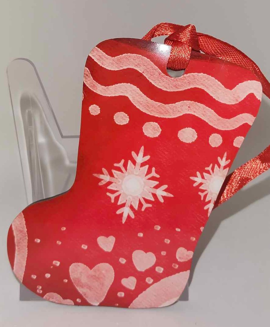 Décoration de sapin forme de botte motif Noël flocon rouge en MDF réalisée artisanalement