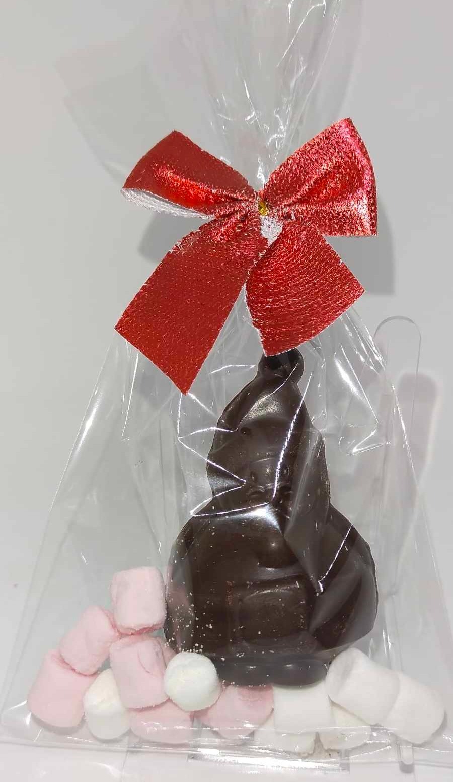 Bombe chocolat chaud artisanale Père Noël chocolat noir épices de Noël avec guimauves