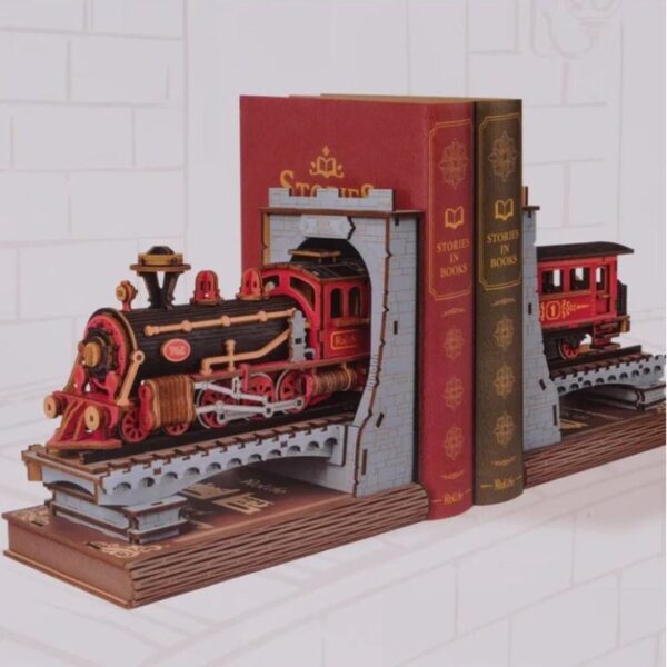 book nook Robotime, serre-livres décoratif, puzzle 3D bois bibliothèque, coin lecture miniature, Robotime TGE01, décoration étagère originale, maquette train vintage, DIY book nook.