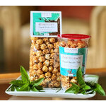 Pop-corn chocolat menthe dEverly Grace servi dans un bol, ambiance de fêtes