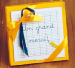 1Lot de 1 boîte à dragées Nina Maxi modèle Remerciement Maîtresse Merci écolier