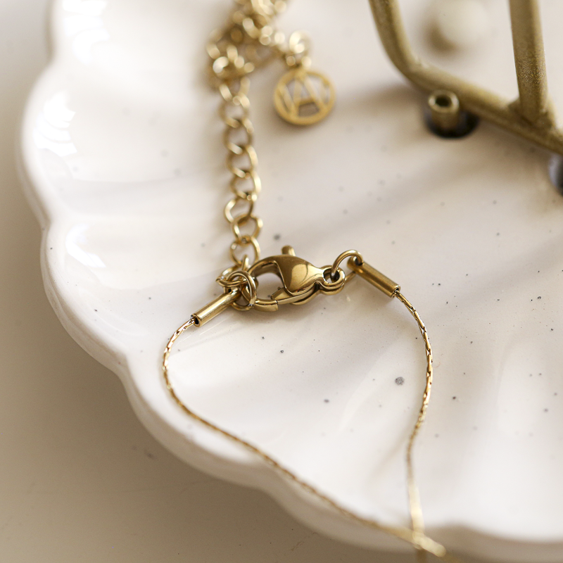 collier-or-hanai-arriere