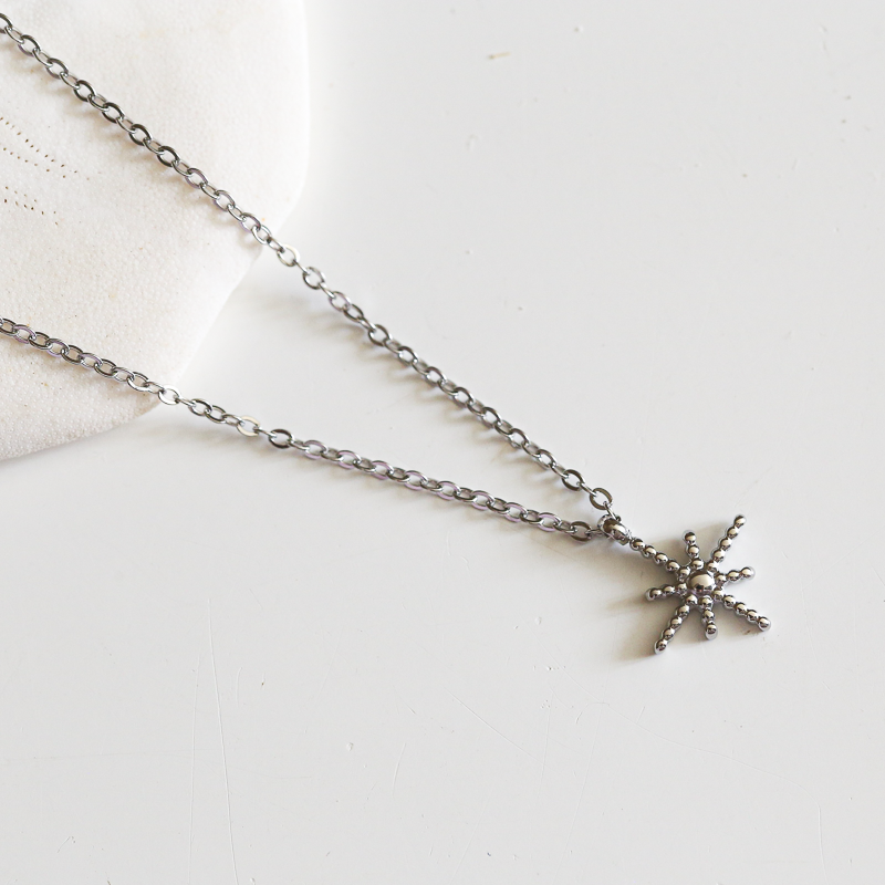 collier-argent-solenn-zoom