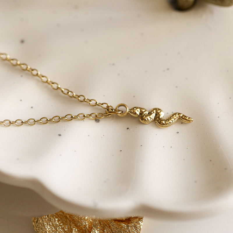 collier-or-nagini-zoom