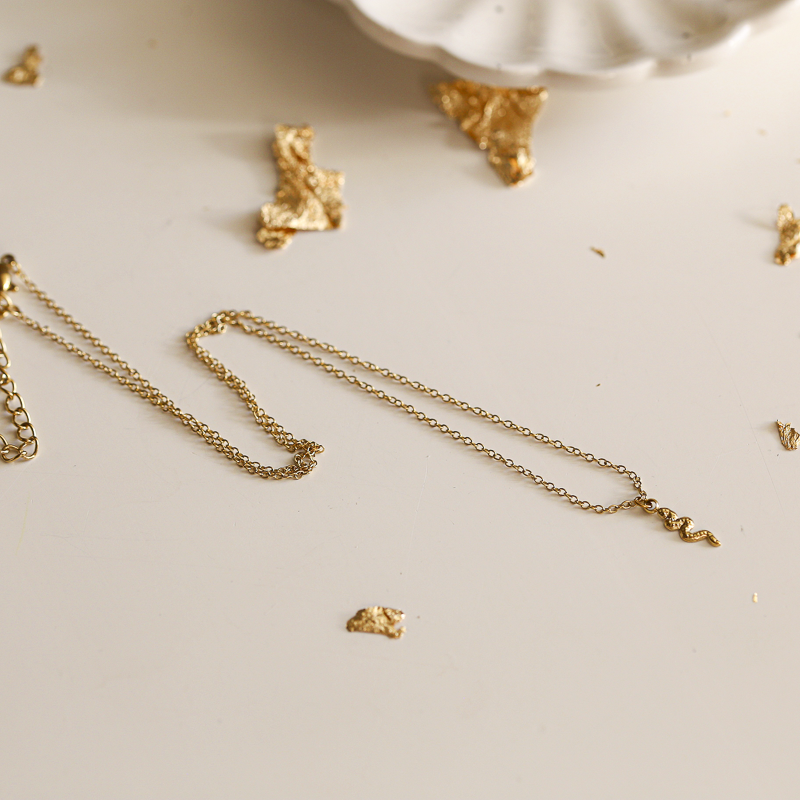 collier-or-nagini