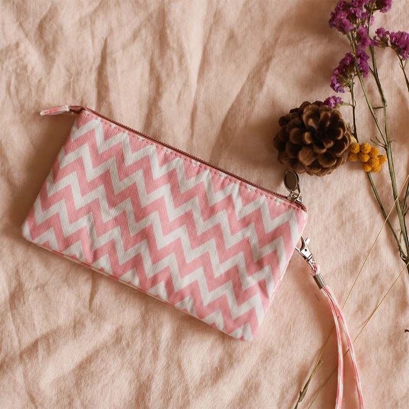 pochette-lacouarde-rose-dos