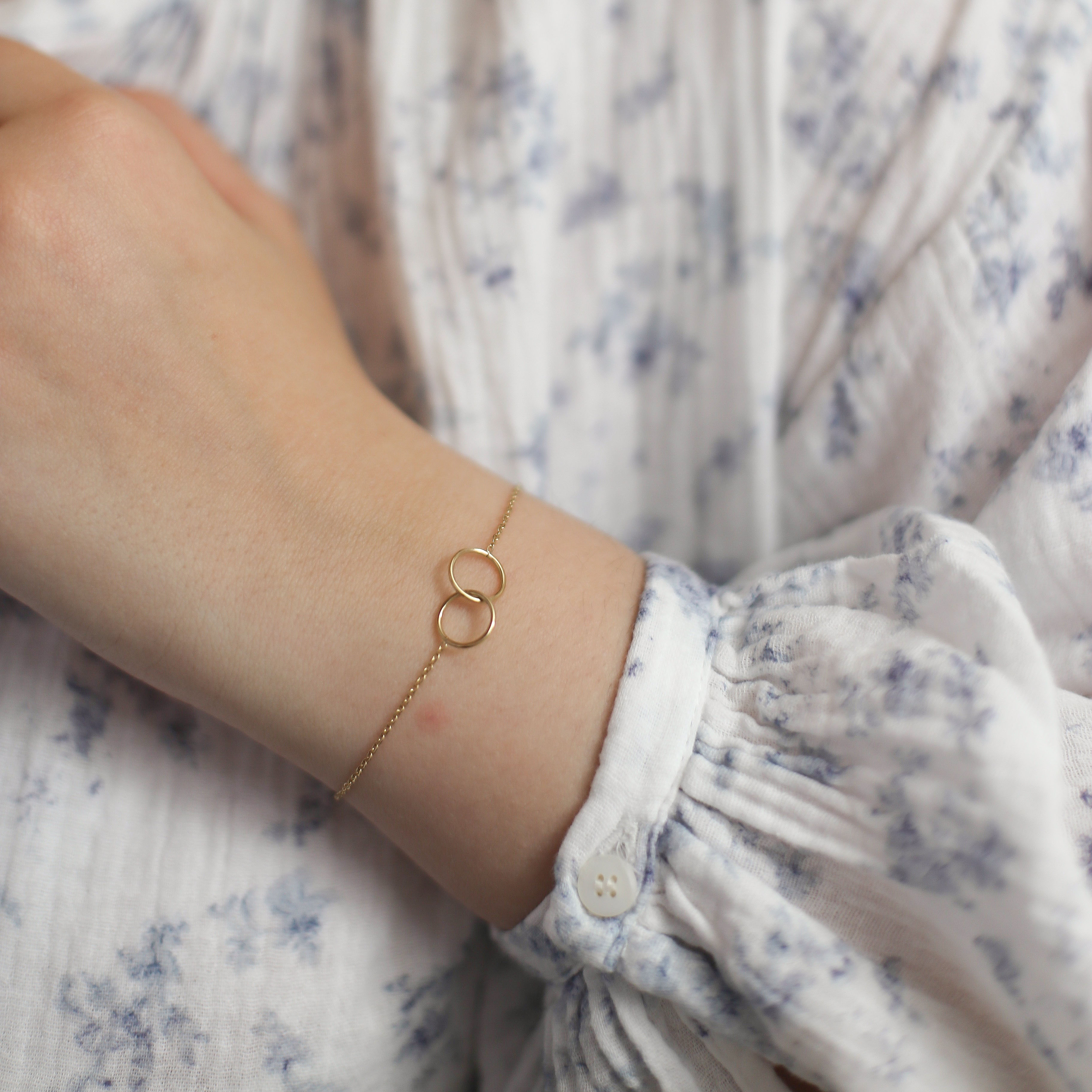 bracelet-femme-acier-or-porte-diane