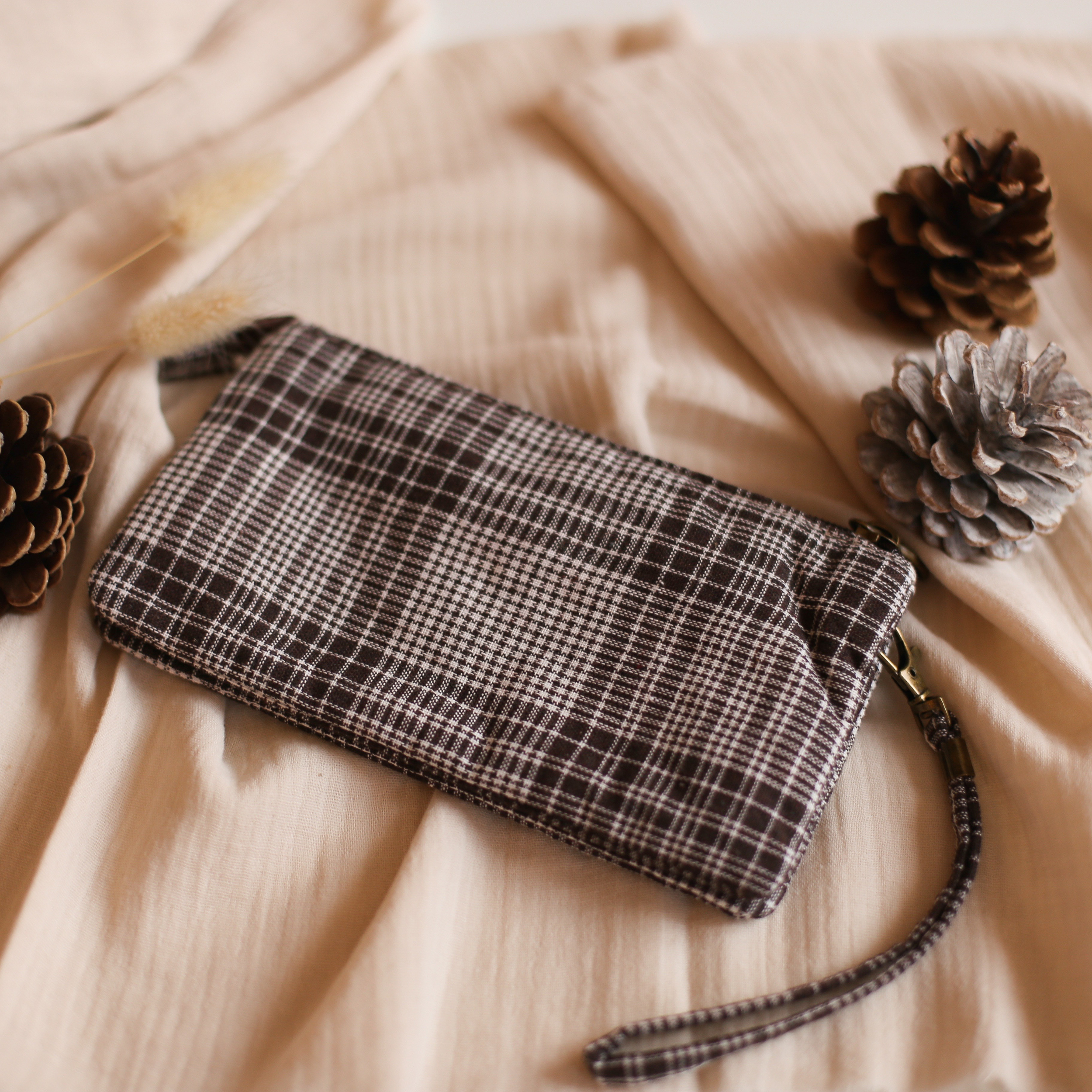 pochette-rayé-marron-dos
