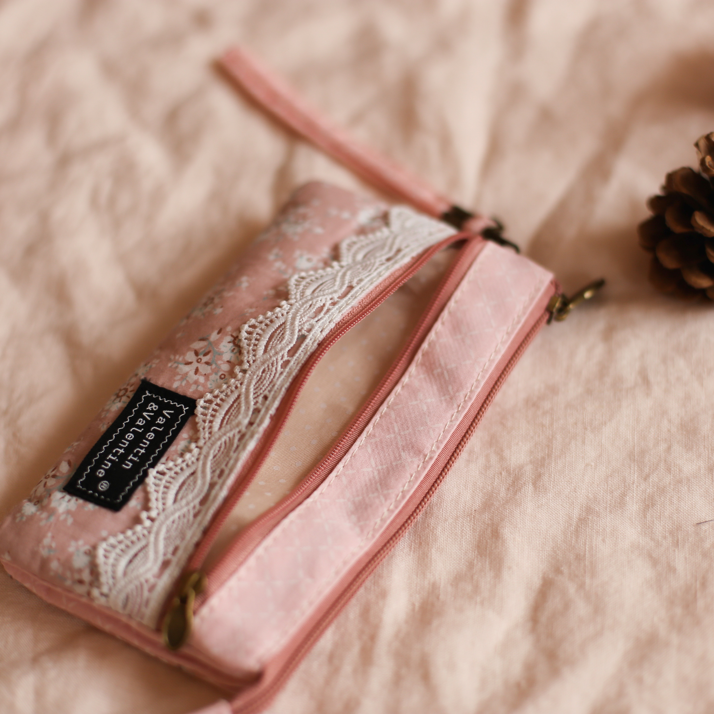 pochette-saintmartindere-rose-avant-ouvert