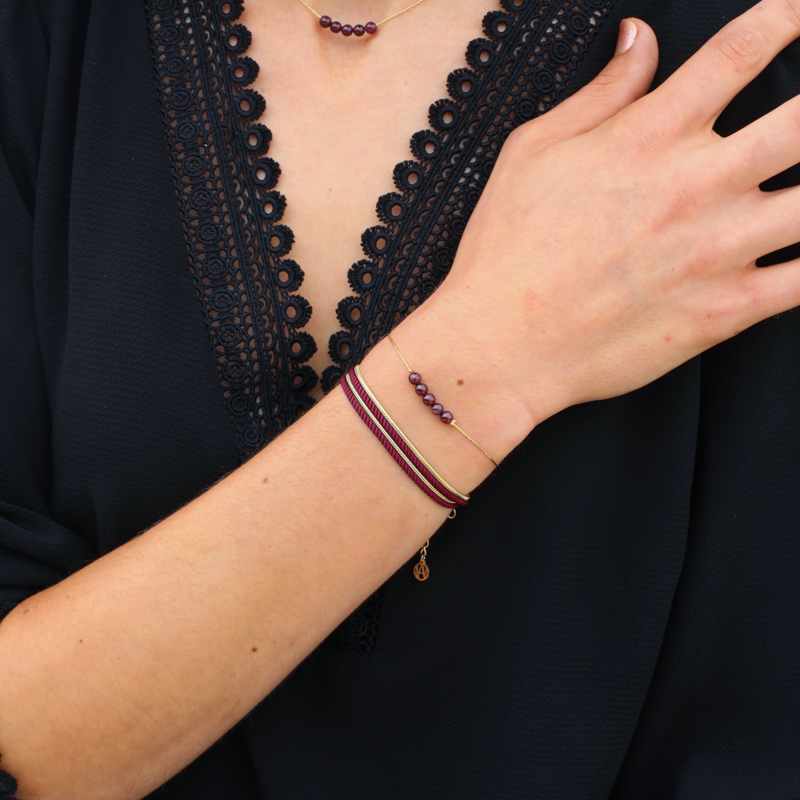 bijou-bracelet-heloise-grenat-porte-valentine-bordeaux-or