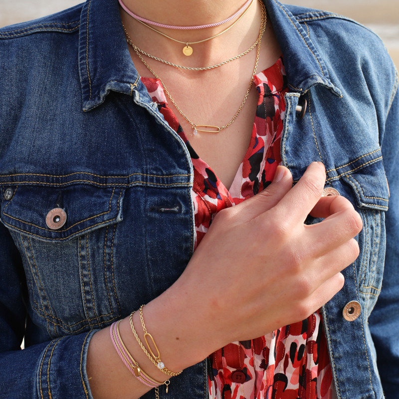 ensemble-bracelet-collier-porte-or-chloe-eleonor-valentine-cerisier