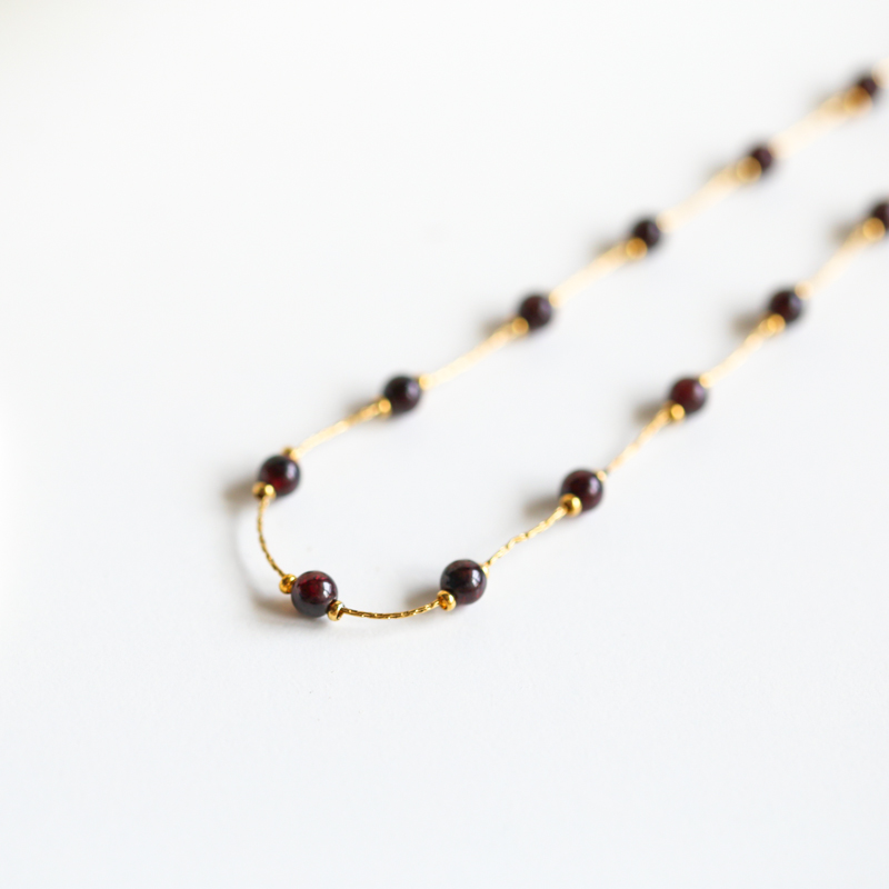collier-or-adeline-grenat