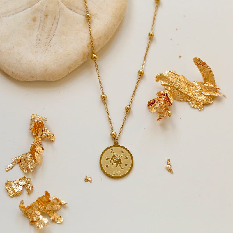 collier-or-astro-lion