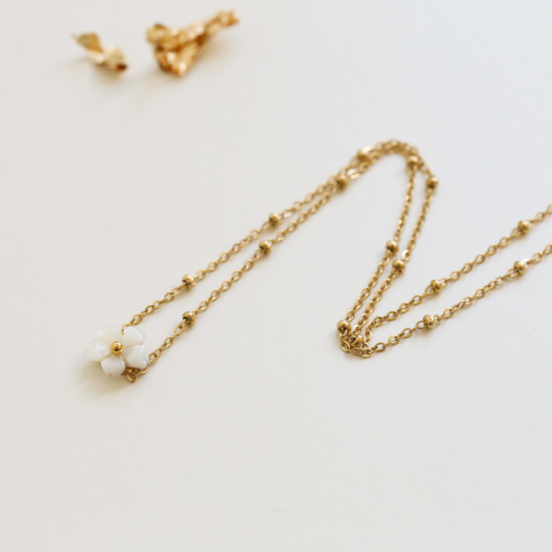 collier-or-capucine-zoom-2