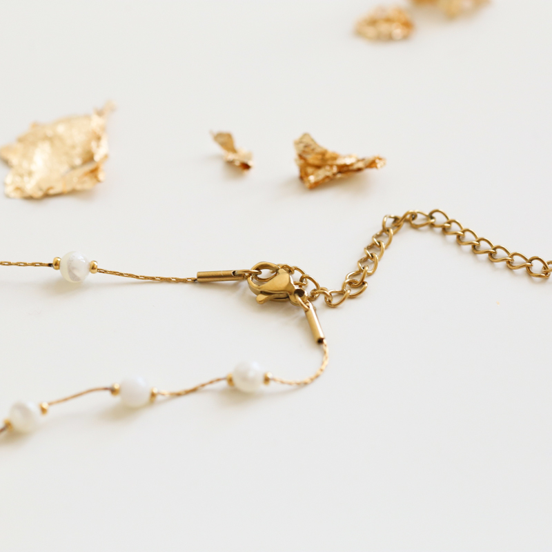 collier-or-addie-arriere