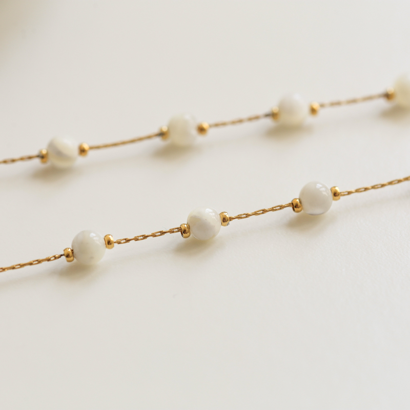 collier-or-addie-zoom-2